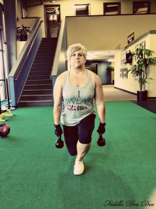 Repping out Curtsy Lunges for leg day