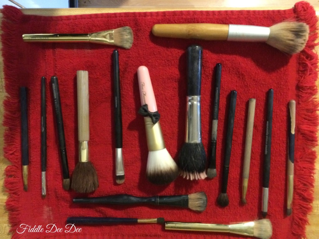 How to clean you makeup brushes at home
