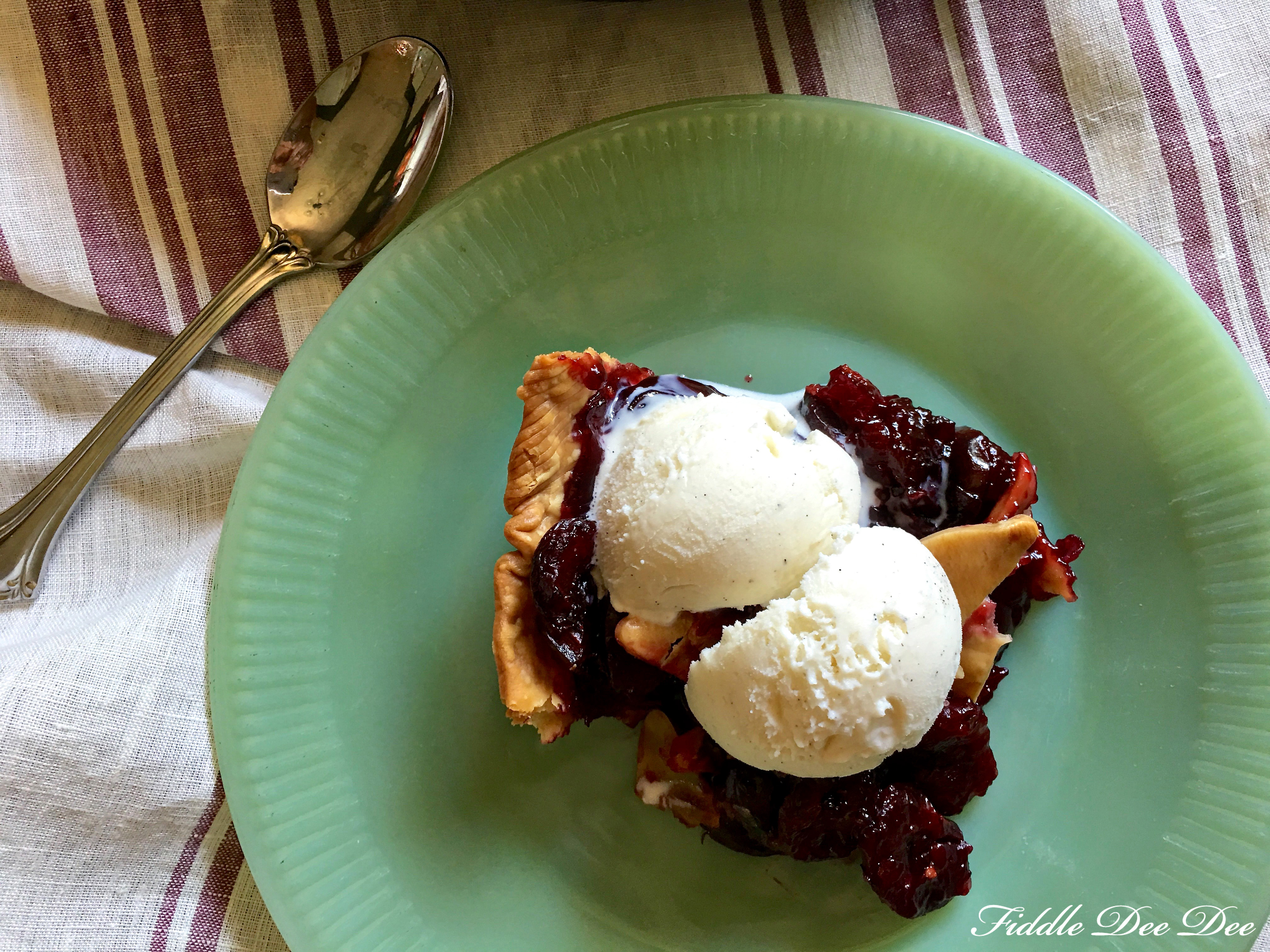 cherry pie a la mode