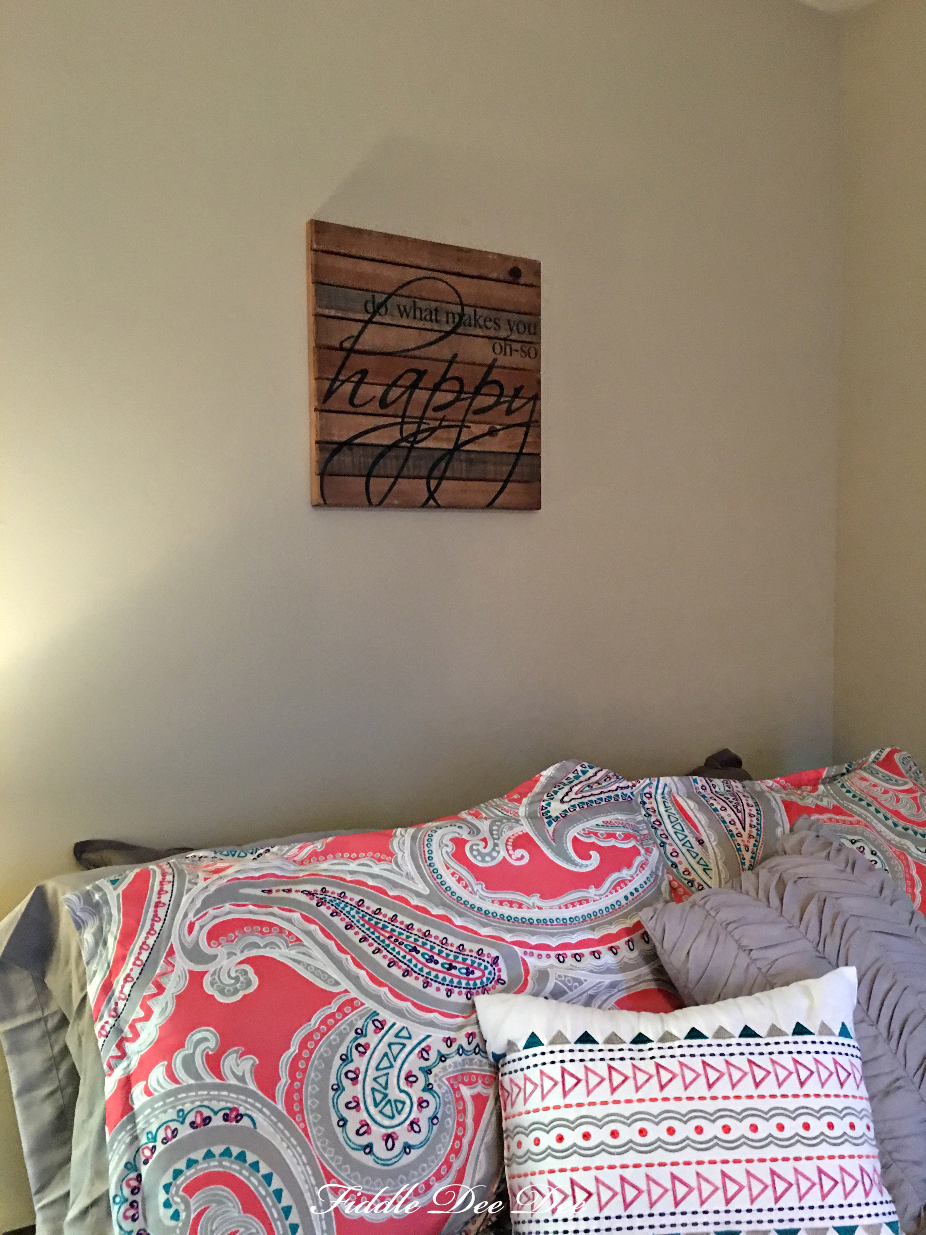 college-girls-1st-apartment-oh-fiddledeedee-com