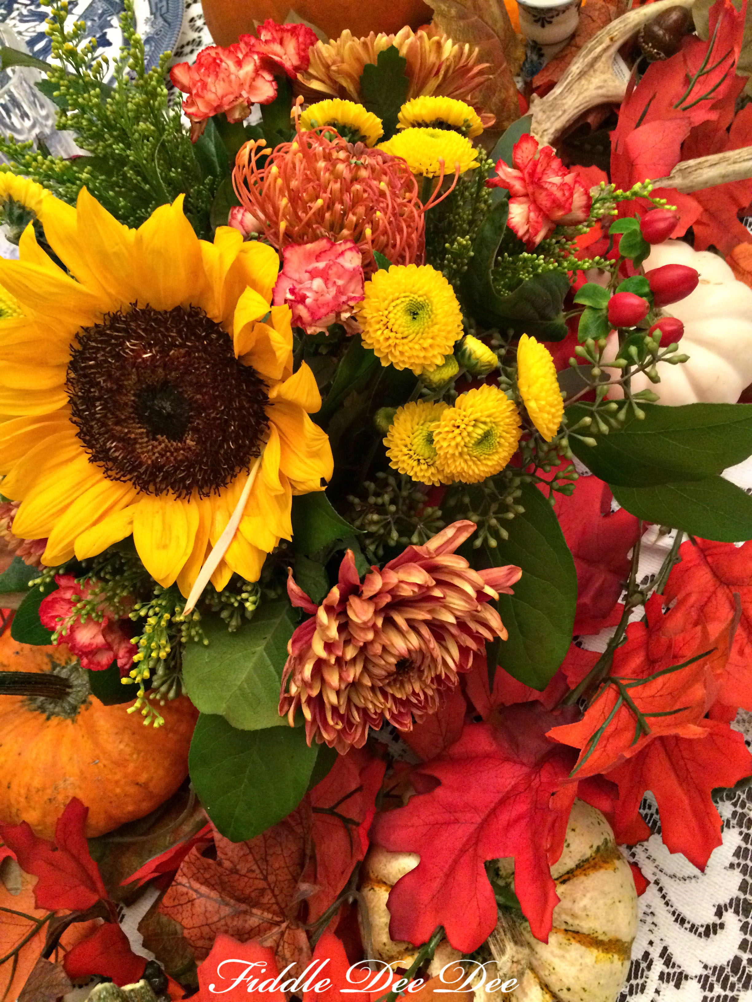 blue-willow-autumn-tablescape-4-oh-fiddledeedee-com