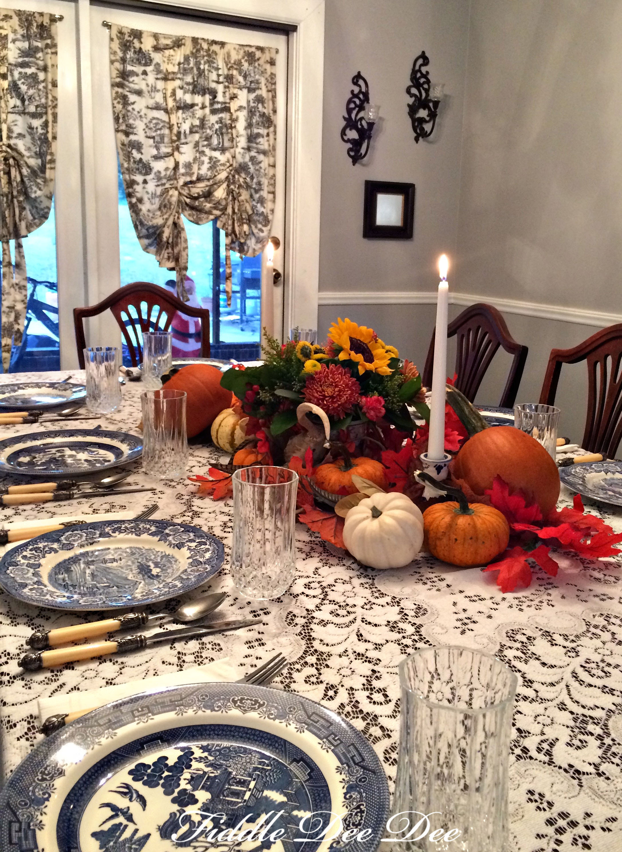 blue-willow-autumn-tablescape-6-oh-fiddledeedee-com