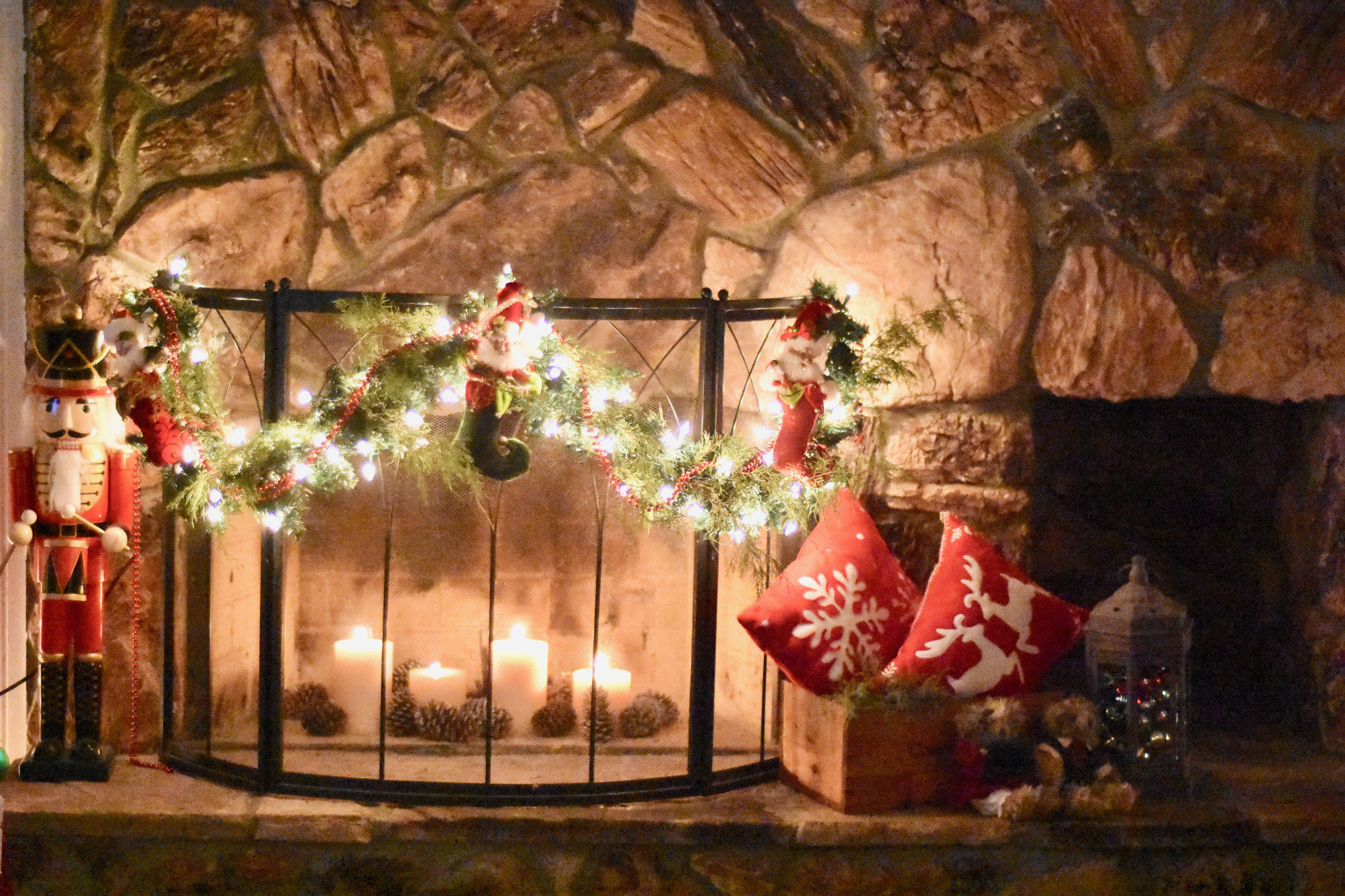 Chirstmas-2017-Hearth | oh-fiddle-dee-dee