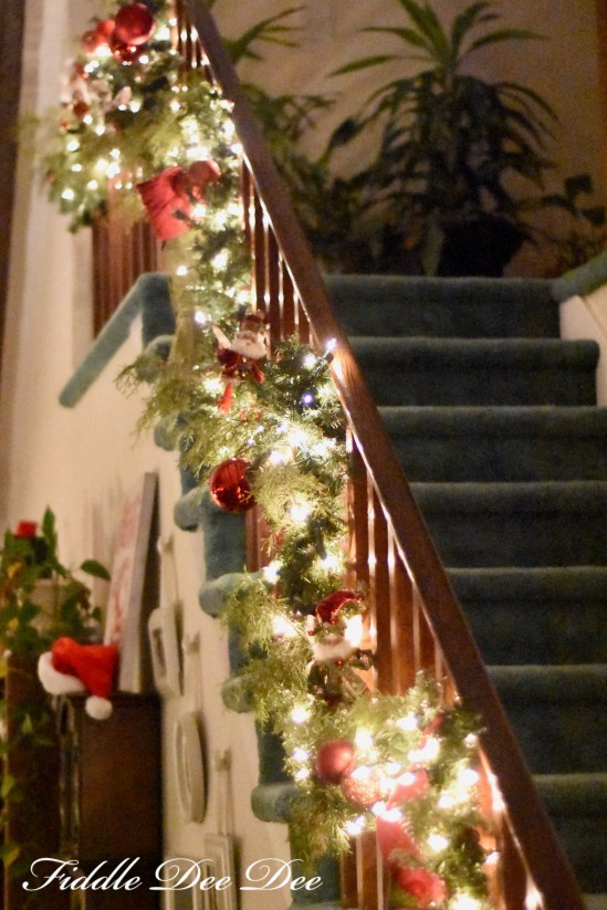 Christmas-Banister | oh-fiddle-dee-dee