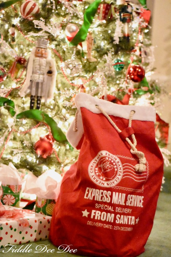 Santas-Bag | oh-fiddle-dee-dee