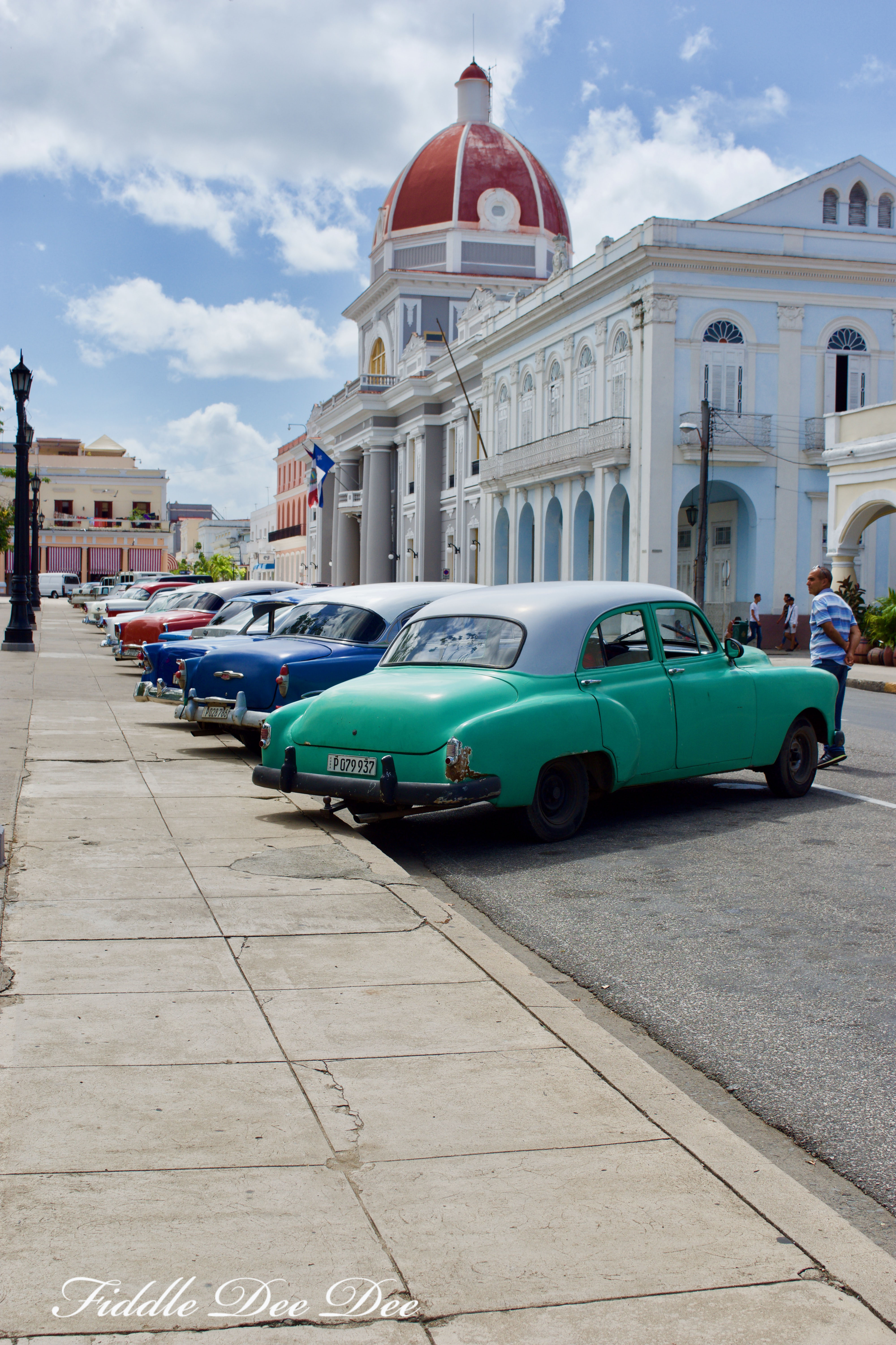 Cienfuegos-Taxis | Fiddle Dee Dee