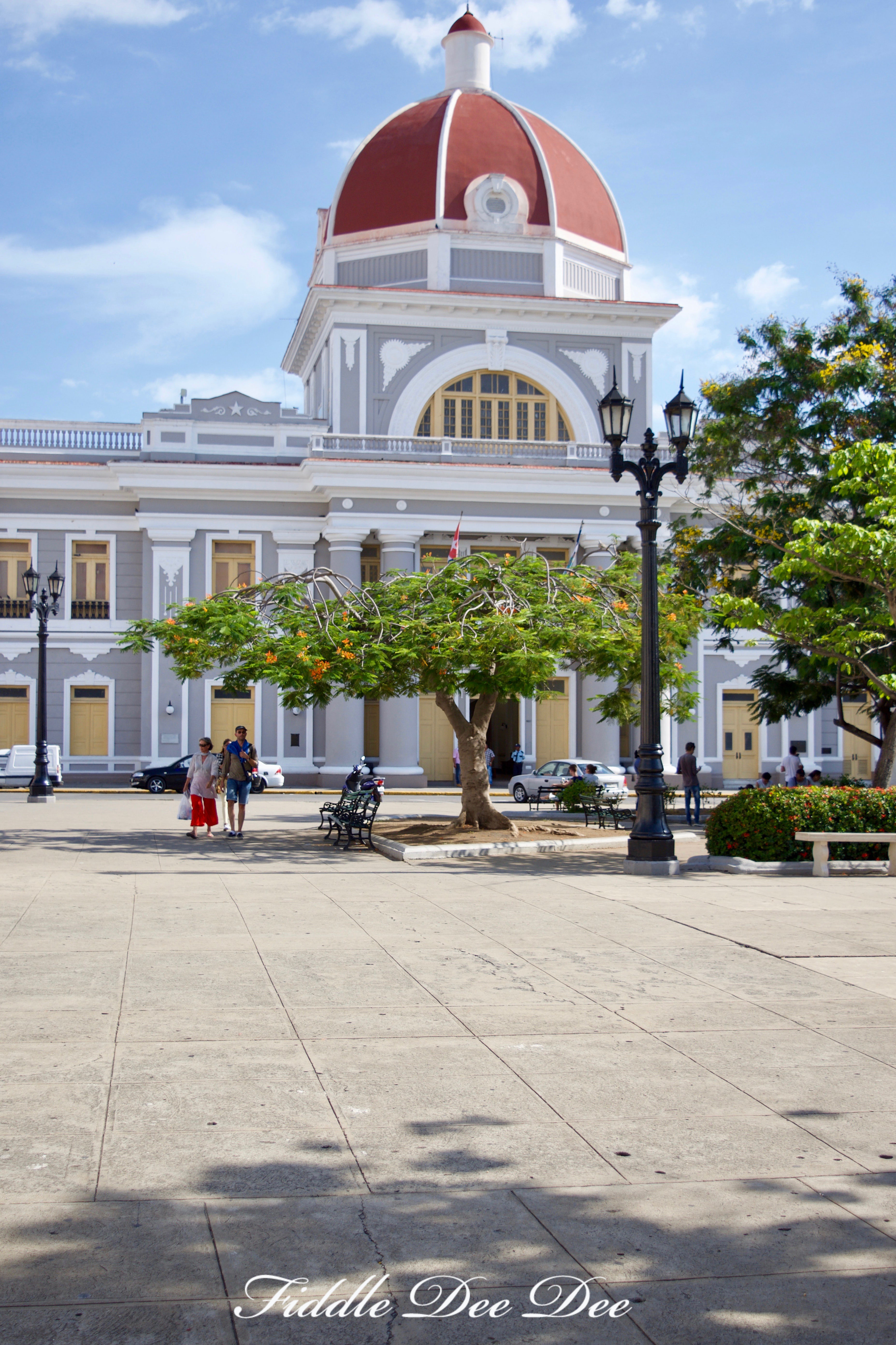 Government-Building | Fiddle Dee Dee