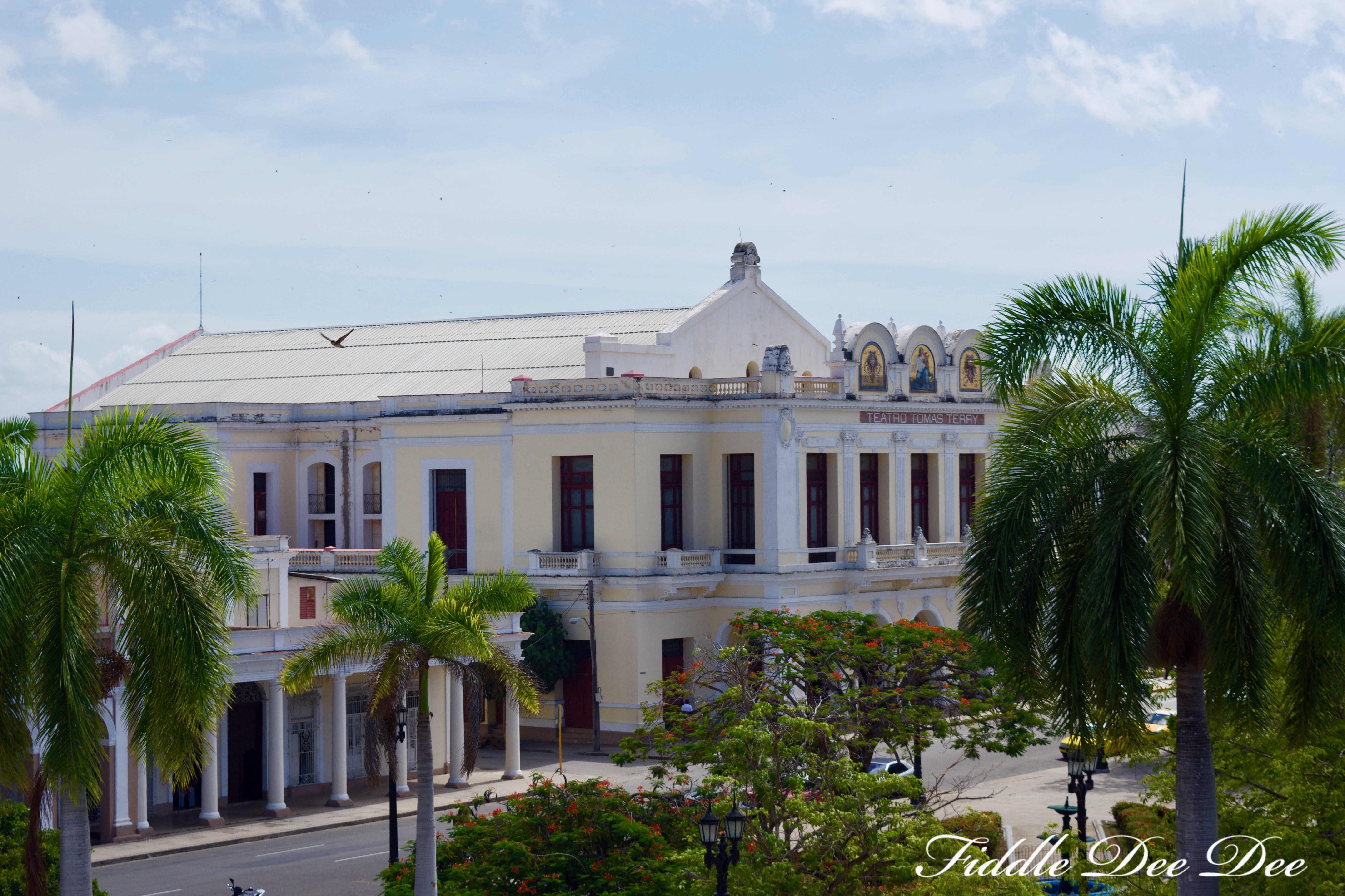 Tomas-Terry-Theater-4 |Fiddle Dee Dee