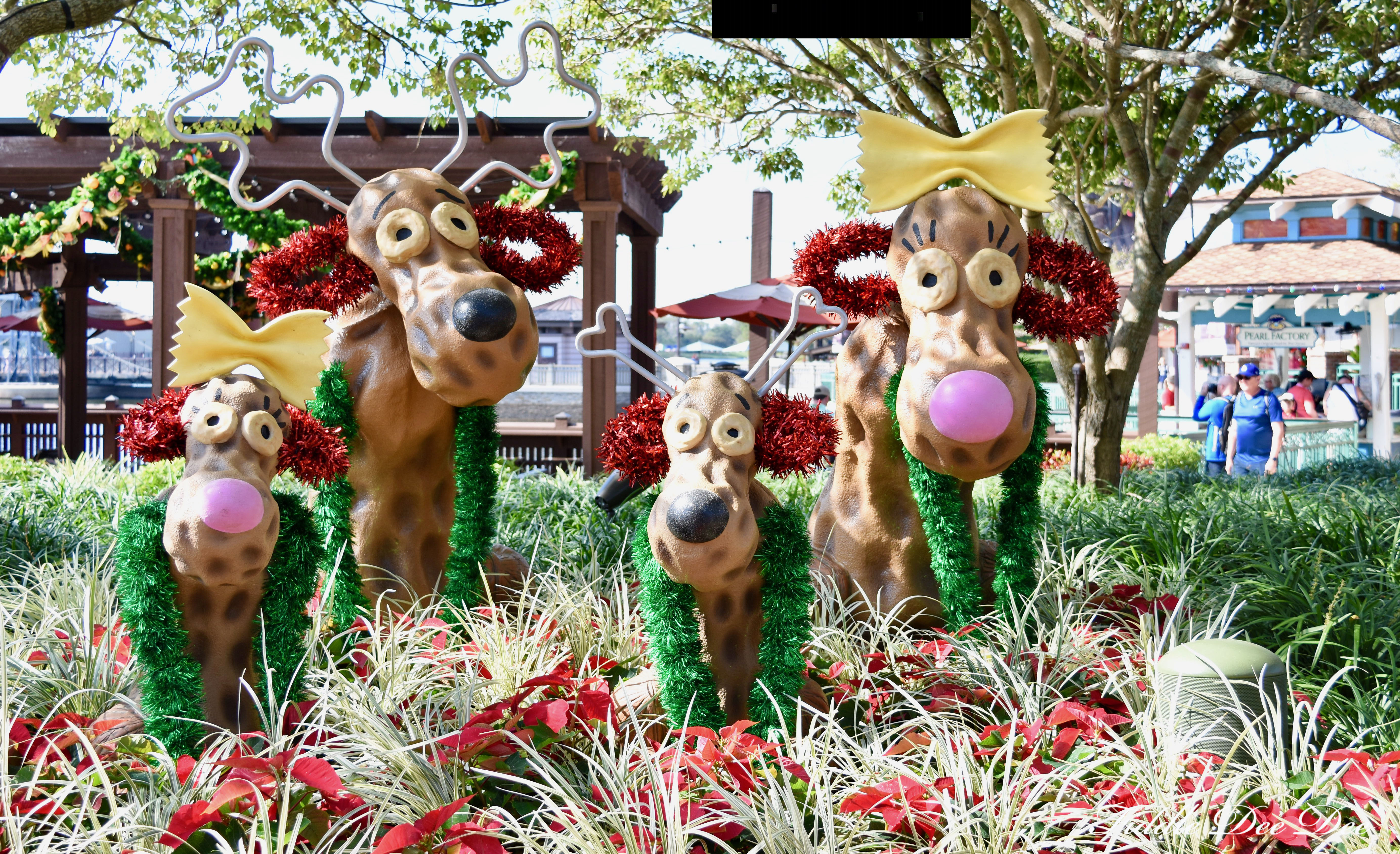 Disney-Springs-Decor | ohfiddledeedee.com