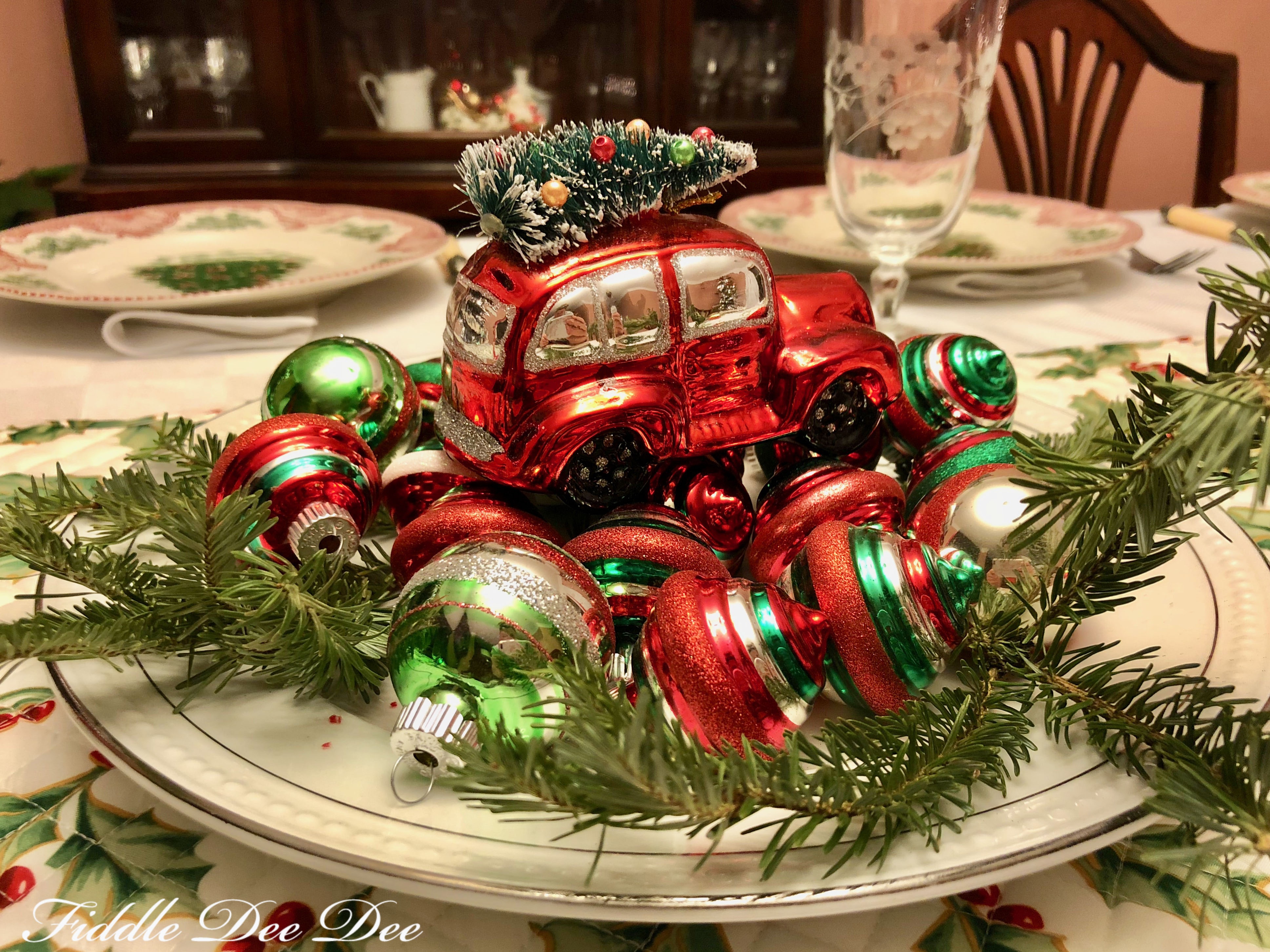 simple-christmas-centerpiece