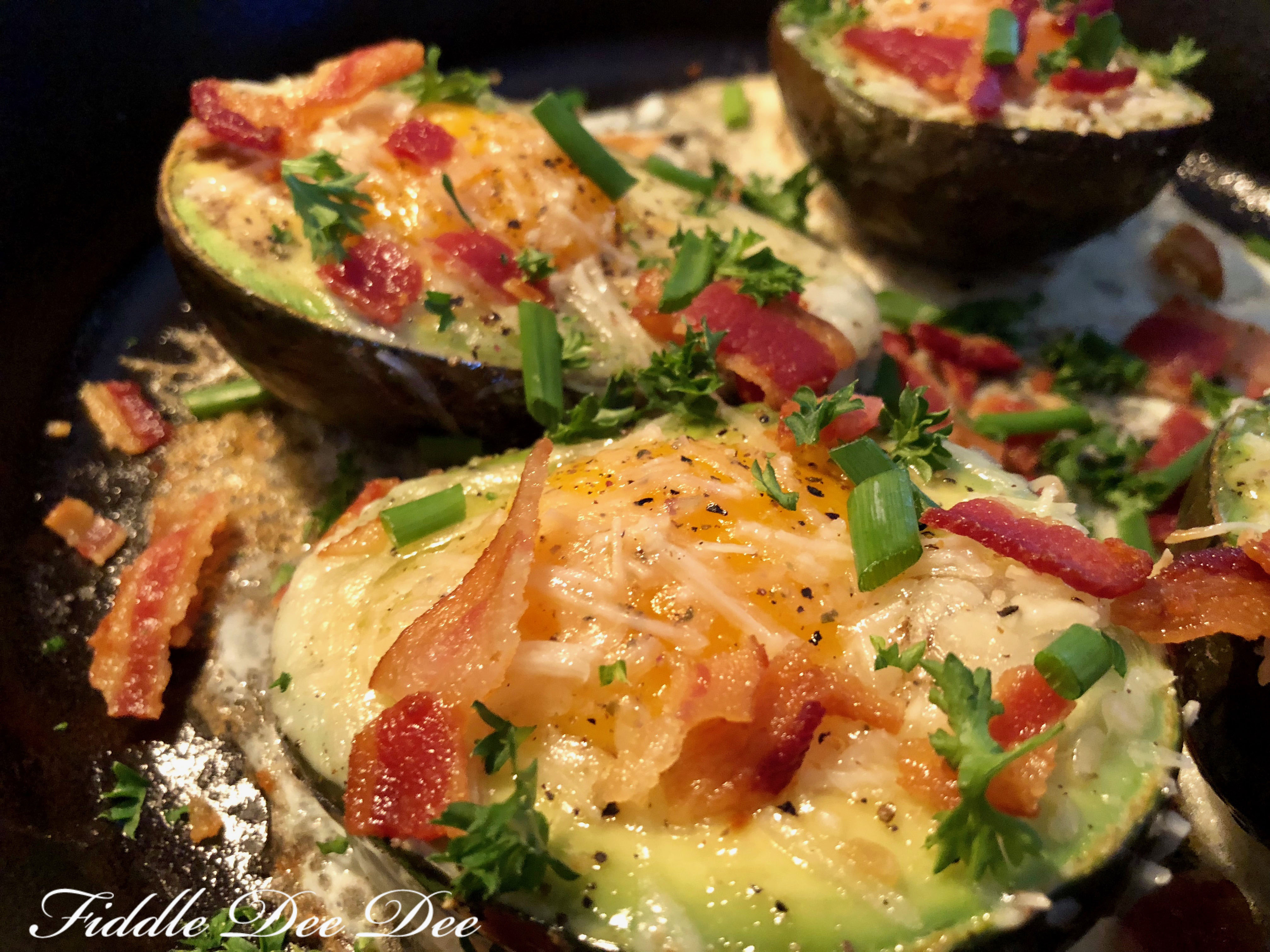 Egg-Baked-in-Avocado