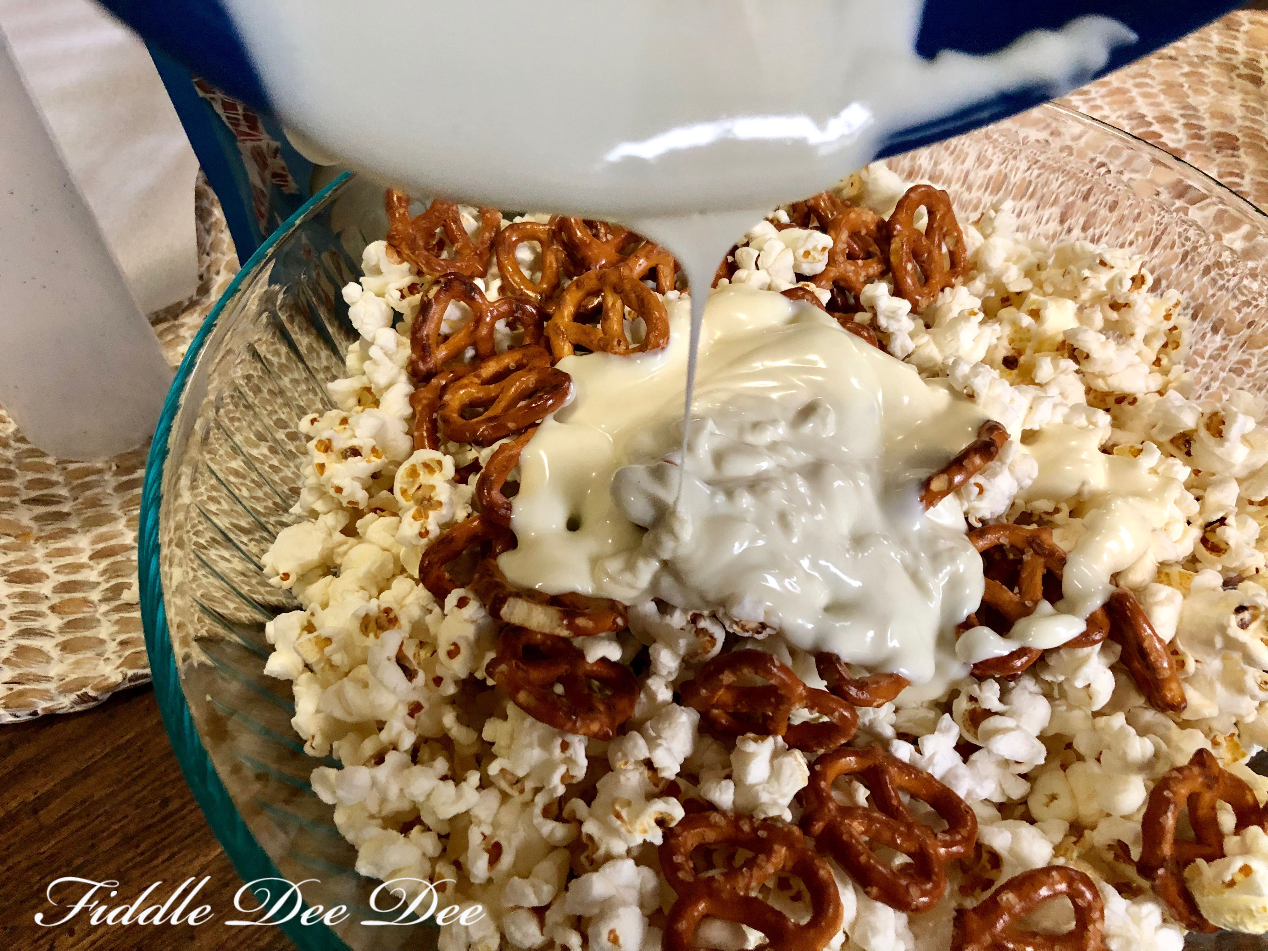 Valentines-Snack-Mix | Fiddle-Dee-Dee