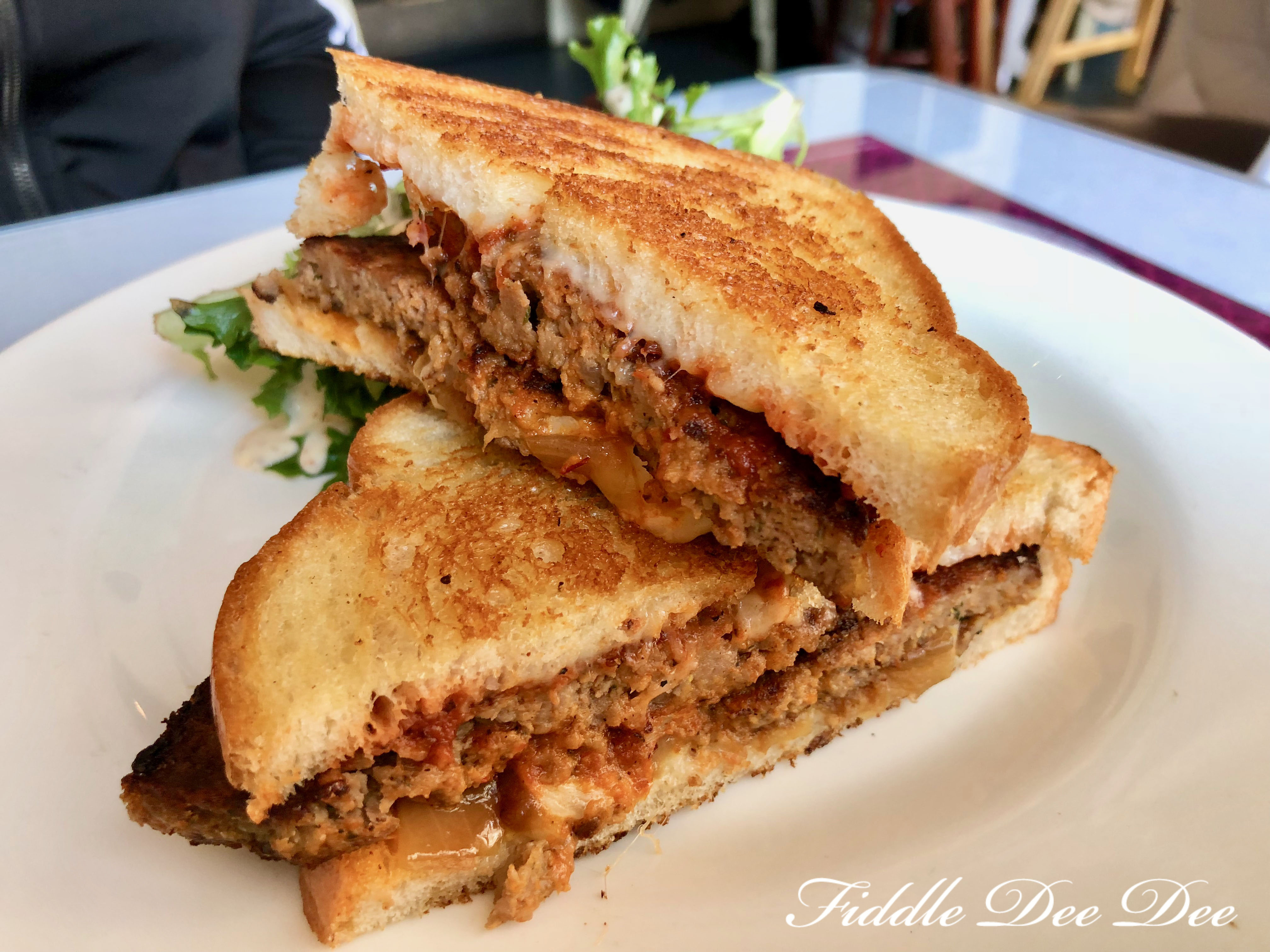 Last-Resort-Grill-Meatloaf-Sandwich | Fiddle Dee Dee