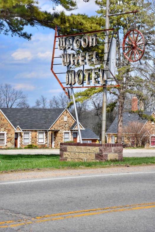 Wagon Wheel Motel Cuba Missouri / Oh Fiddle Dee Dee